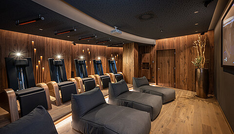 Ein gemütlicher Ruheraum im Wellnesshotel Lürzerhof in Salzburg