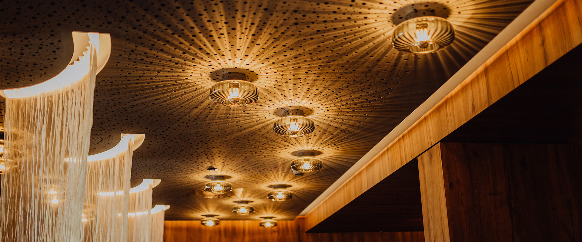 Stimmungsvolle Beleuchtung im Wellnesshotel Lürzerhof in Salzburg