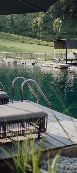 Der Bergseepool im LÃ¼rzerhof Wellnesshotel in Salzburg