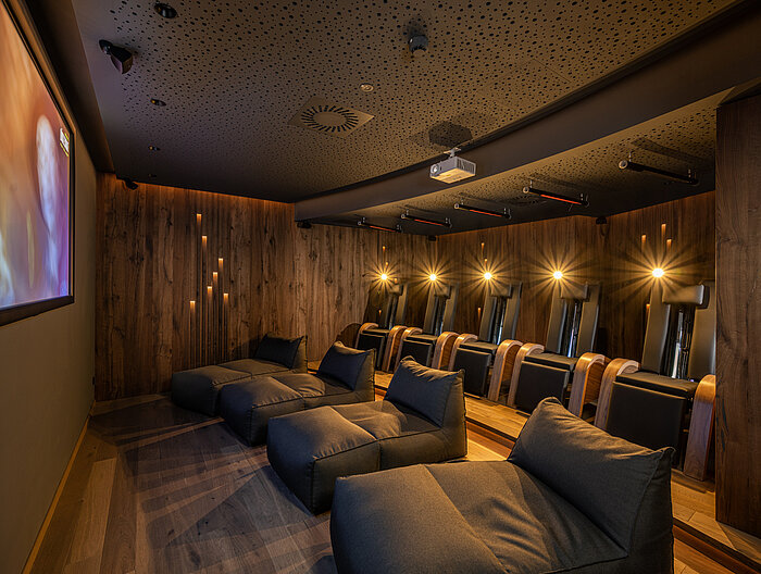 Ein gemütlicher Ruheraum im Wellnesshotel Lürzerhof in Salzburg