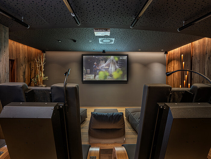 Ein gemütlicher Ruheraum im Wellnesshotel Lürzerhof in Salzburg