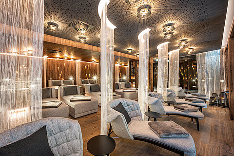 A cozy relaxation room at the Lürzerhof wellness hotel in Salzburg