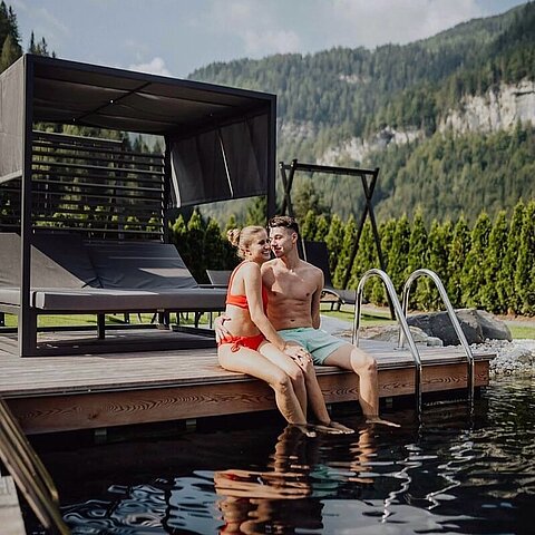 HAPPY LÜRZERHOF WEEK 7=6 Inklusive: • ¾ Gourmetpension • 6-Gang Abendmenü • Wellnessgutschein im Wert von € 50 • Hüttenabend auf der Gnadenalm • Wellness & Entspannung auf höchstem Niveau 7 Nächte...
