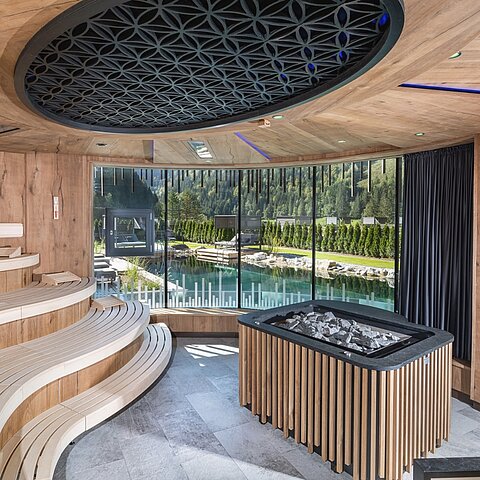 EVENTSAUNA IM LÜRZERHOF In unserer Eventsauna erwartet euch mehr als nur wohltuende Wärme: besondere Aufgüsse, intensive Düfte und einzigartige Momente, die Körper und Geist in Einklang bringen....