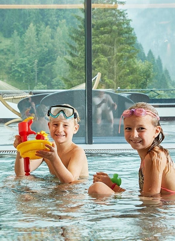 Kinderbecken für den Familienurlaub im Wellnesshotel